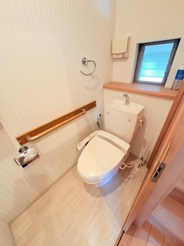 京地3丁目一戸建のトイレ|トイレもきれいです