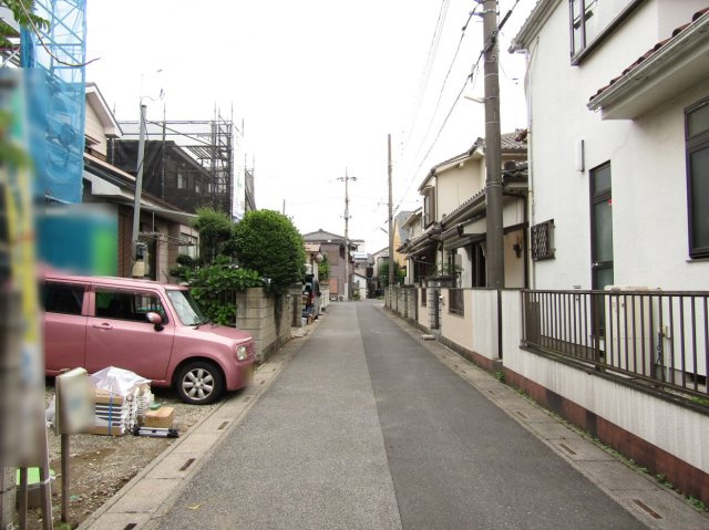 越谷市大字恩間 新築分譲住宅の前面道路含む現地写真