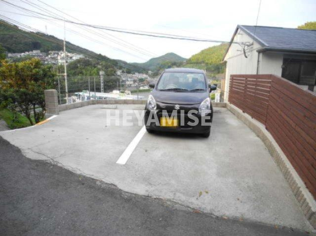 フォレストヒルズの駐車場