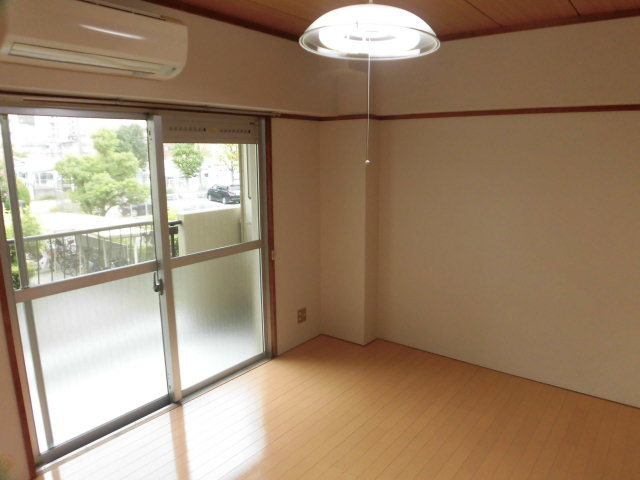 大阪市東淀川区淡路１丁目のマンション