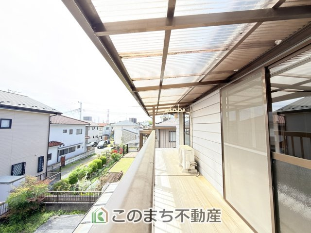 宇都宮市御幸町12-26　中古戸建のバルコニー|南向きの大型バルコニーは陽当り良好で、たっぷりのお洗濯物もよく乾きます！
さらにインナーバルコニー風なので雨の日でも安心してお出かけできますね♪