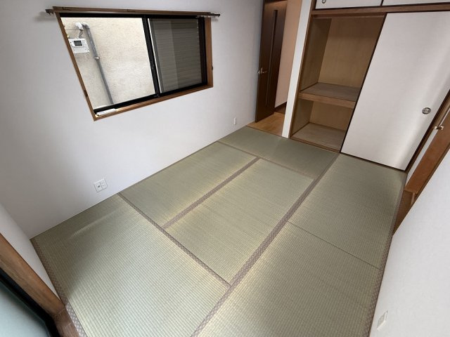 西舞子8丁目戸建の和室