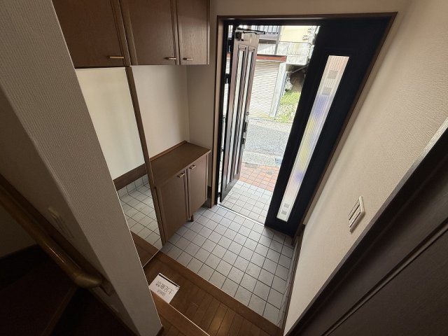 西舞子8丁目戸建の玄関