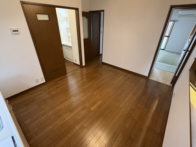 西舞子8丁目戸建の居間・リビング