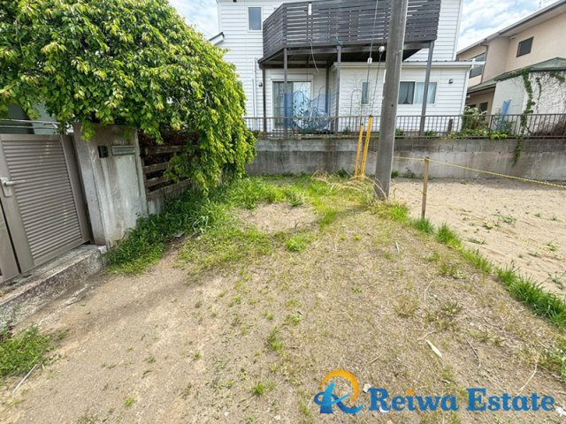 売地　茅ヶ崎市浜竹4丁目の前面道路含む現地写真