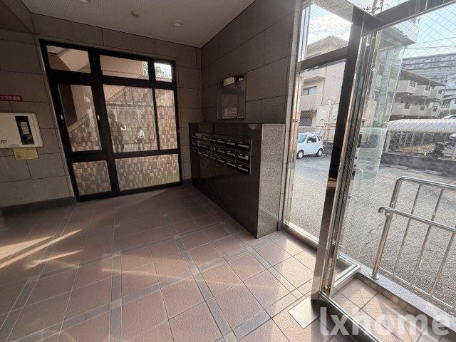 ラミュール北春日丘のロビー|建物の内部です