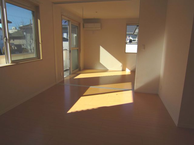 パークハイツＣの洋室|引き戸を開ければ広く使えます