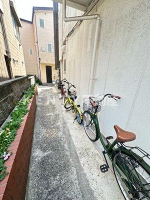 【その他共用部分】 | コーポ塩田 | 駐車場があるので、車を買う予定の方も安心です