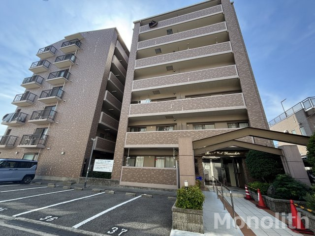 ロイヤルヴェール山下の外観