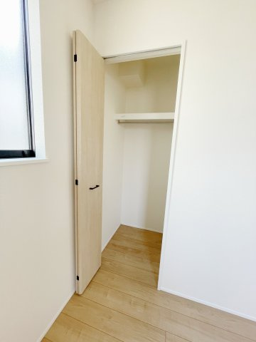 新築戸建・新築建売　玉村町板井　玉村小学校・玉村中学校の収納|ハンガーにかけたまま収納できるクローゼット収納！