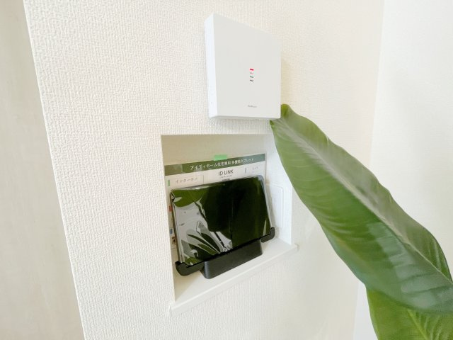 新築戸建・新築建売　玉村町板井　玉村小学校・玉村中学校のその他|家の中のタブレットや自分のスマートフォンをモニターとして使用できるモニター付きインターホン！