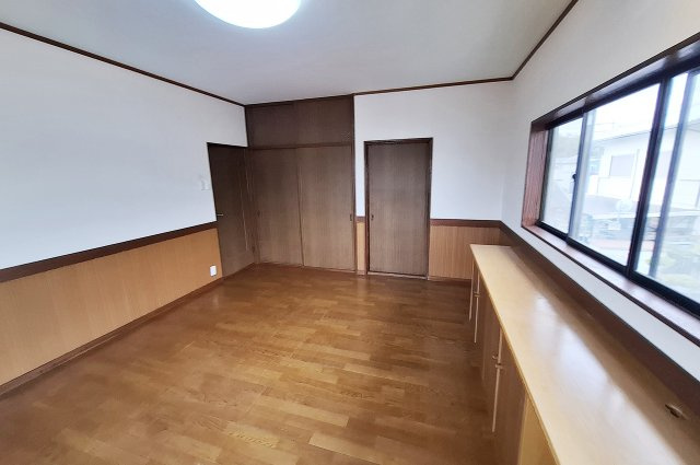 岸和田市東ケ丘町の寝室|洋室2