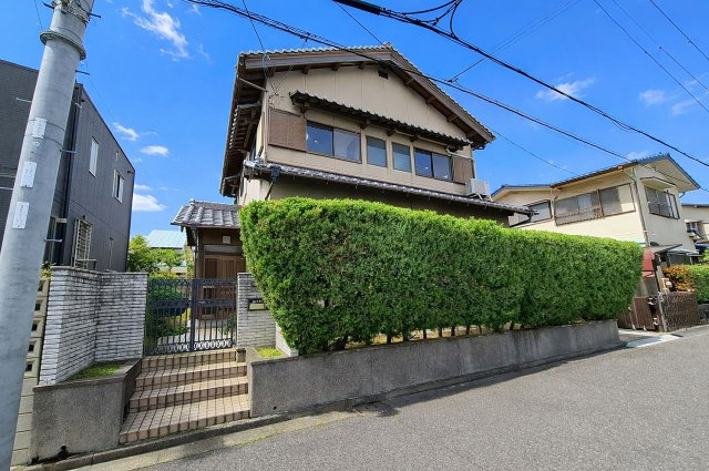岸和田市東ケ丘町の前面道路含む現地写真