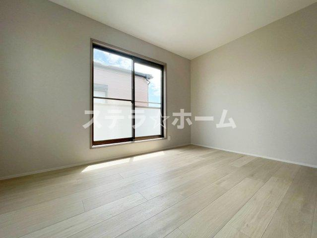 大池2 中古戸建の洋室|使い勝手のいい洋室です