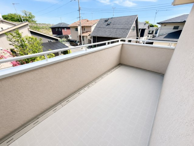 【バルコニー】 | 朝日が当たるバルコニー
洗濯物もよく乾きます♪