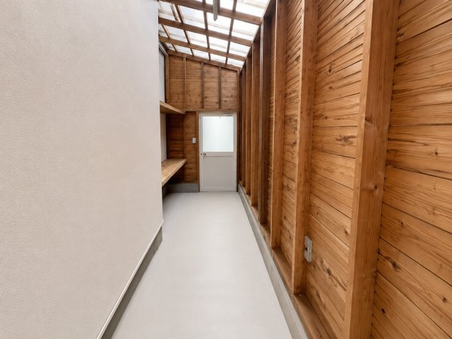【その他】 | 住宅裏には倉庫もございます♪