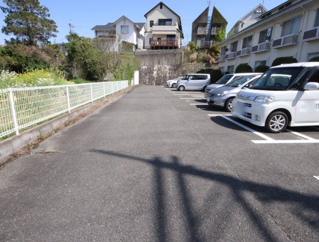 エスポワールの駐車場