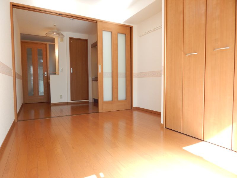 井上マンションの洋室|きれいな洋室です