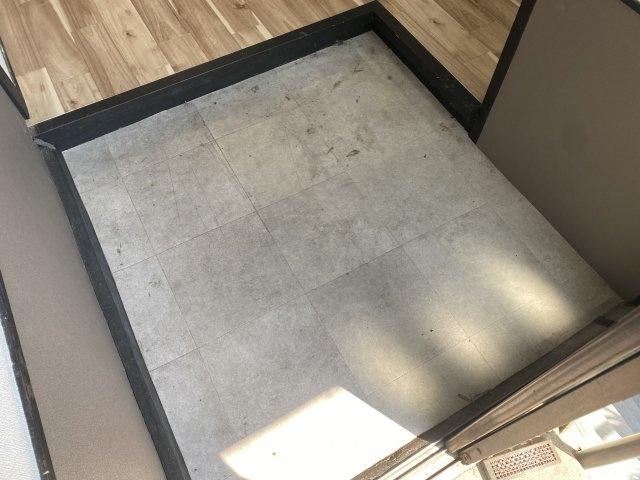 庭井ハイツの玄関|ゆったりとした玄関です