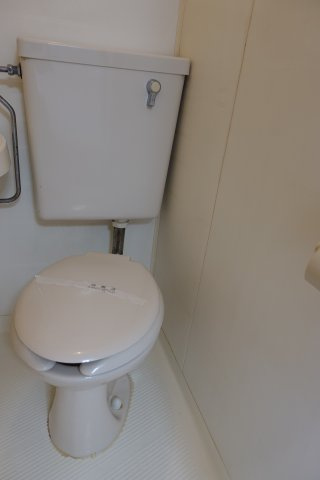 清水丘マンションのトイレ|ゆったりとした空間のトイレです