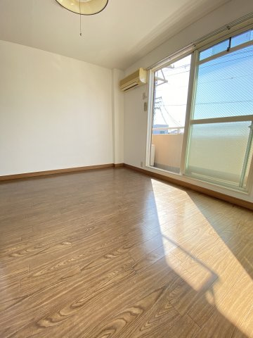 清水丘マンションの洋室|個人の部屋や寝室として使える洋室です