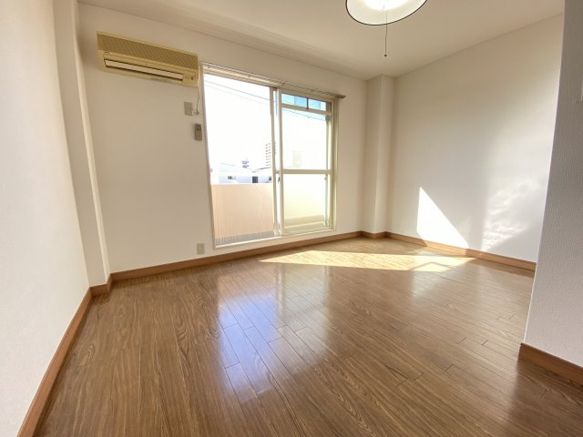 清水丘マンションの洋室|ゆったりした洋室です
