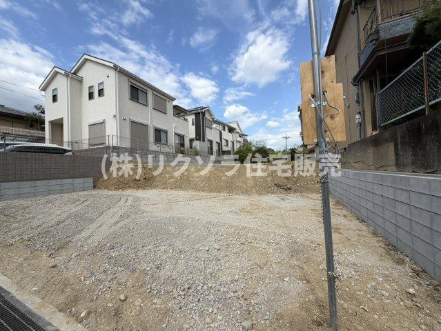 成田東町　新築一戸建ての外観