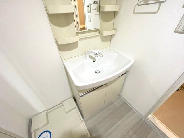 ルクレ阿波座レジデンスの独立洗面台|イメージとして同マンション他部屋を表示しています