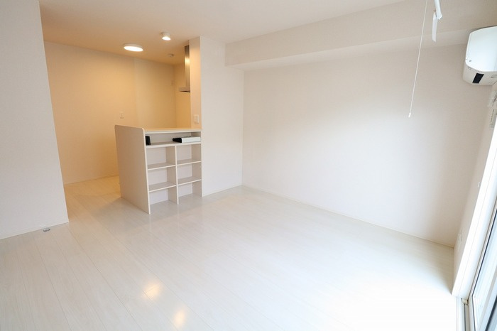 ボヌールロードの居間・リビング|リビング（エアコン・物干し付き）