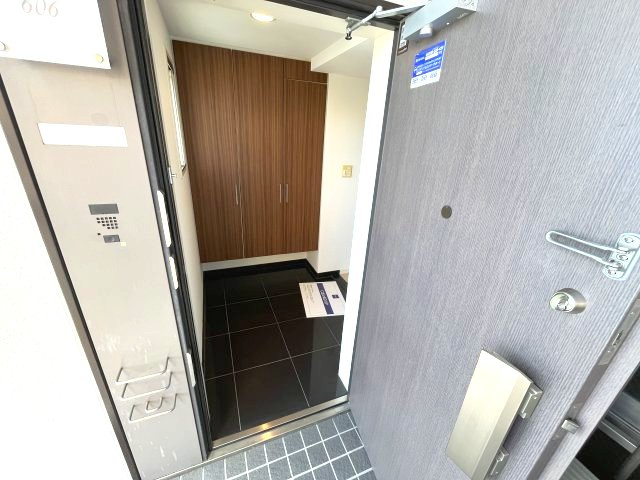 レジディア都島Ⅱの玄関