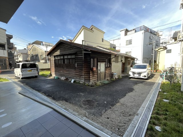 アルカンシェルコート緑橋の駐車場