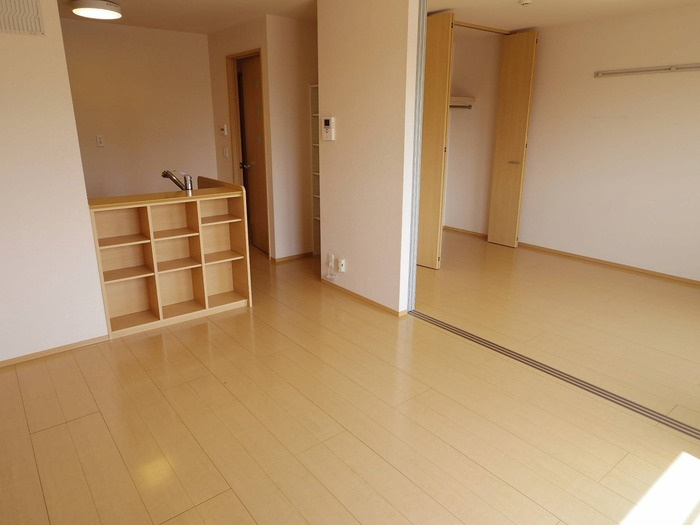 Cerejeira（セレシェイラ） Aの居間・リビング|リビング全景