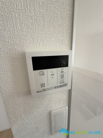 秦野市東田原第11　新築戸建　全4棟2号棟の発電・温水設備