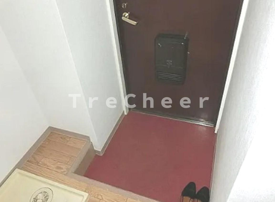 ライベストコート常盤台の玄関