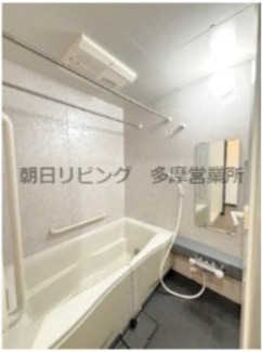 【浴室】 | パテラ聖蹟桜ヶ丘 | 追炊き機能・浴室乾燥機付の浴室　雨天時のお洗濯物干しも楽々！