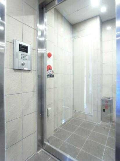 リブリ・両国のエントランス