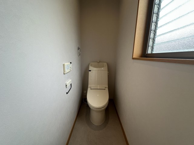 神戸市西区桜が丘西町２丁目戸建のトイレ