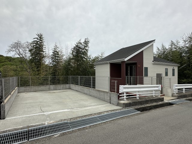 神戸市西区桜が丘西町２丁目戸建の前面道路含む現地写真