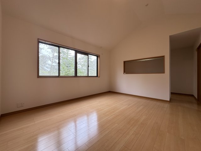 神戸市西区桜が丘西町２丁目戸建の居間・リビング