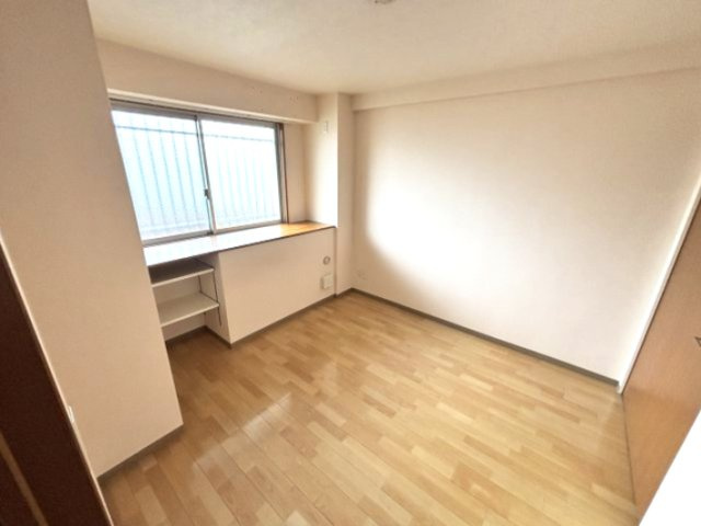 ラフィーネ御影の洋室