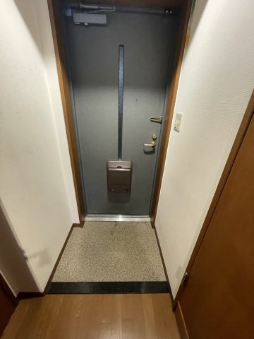セントアミール南久宝寺の玄関