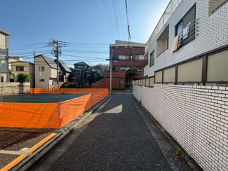 【前面道路含む現地写真】