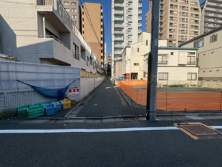 【前面道路含む現地写真】