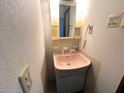 【独立洗面台】 | 柳之町西3丁　貸家