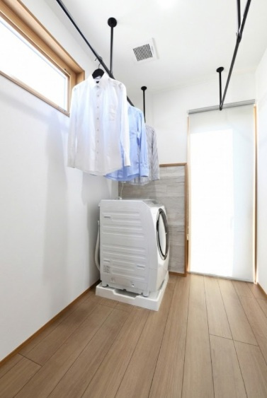 小山市大字横倉　新築戸建のランドリースペース