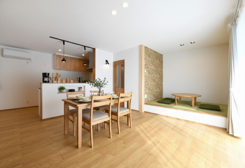 小山市大字横倉　新築戸建の居間・リビング