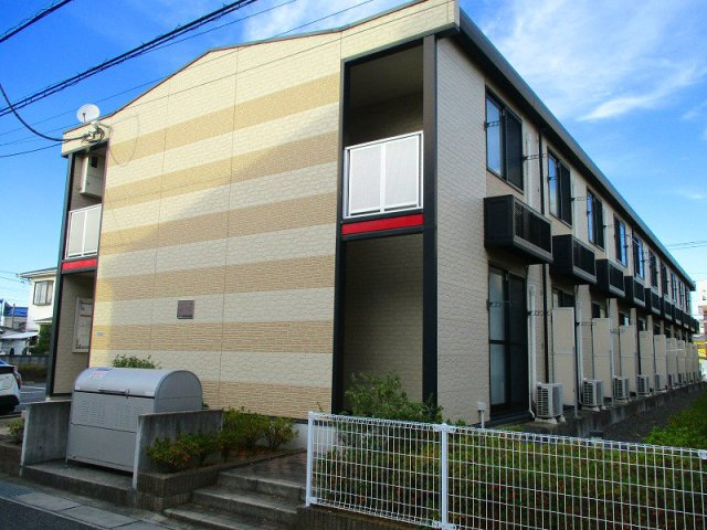 レオパレスフローラの外観|画像1