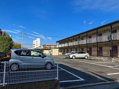 レオパレスフローラの駐車場|画像8