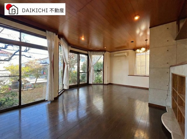 【居間・リビング】 | 川越市川鶴3丁目　中古戸建