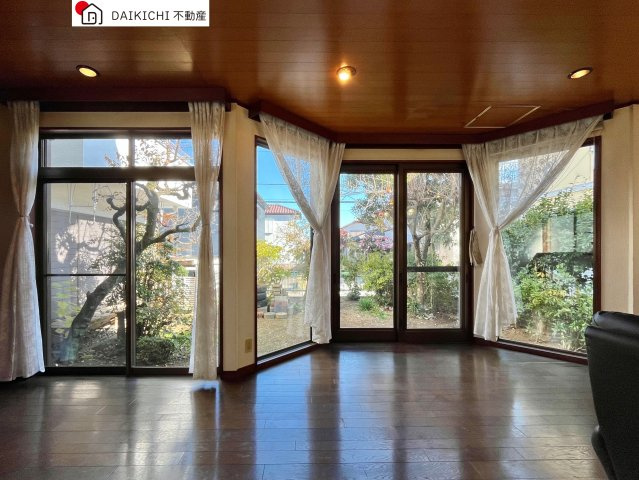 【居間・リビング】 | 川越市川鶴3丁目　中古戸建